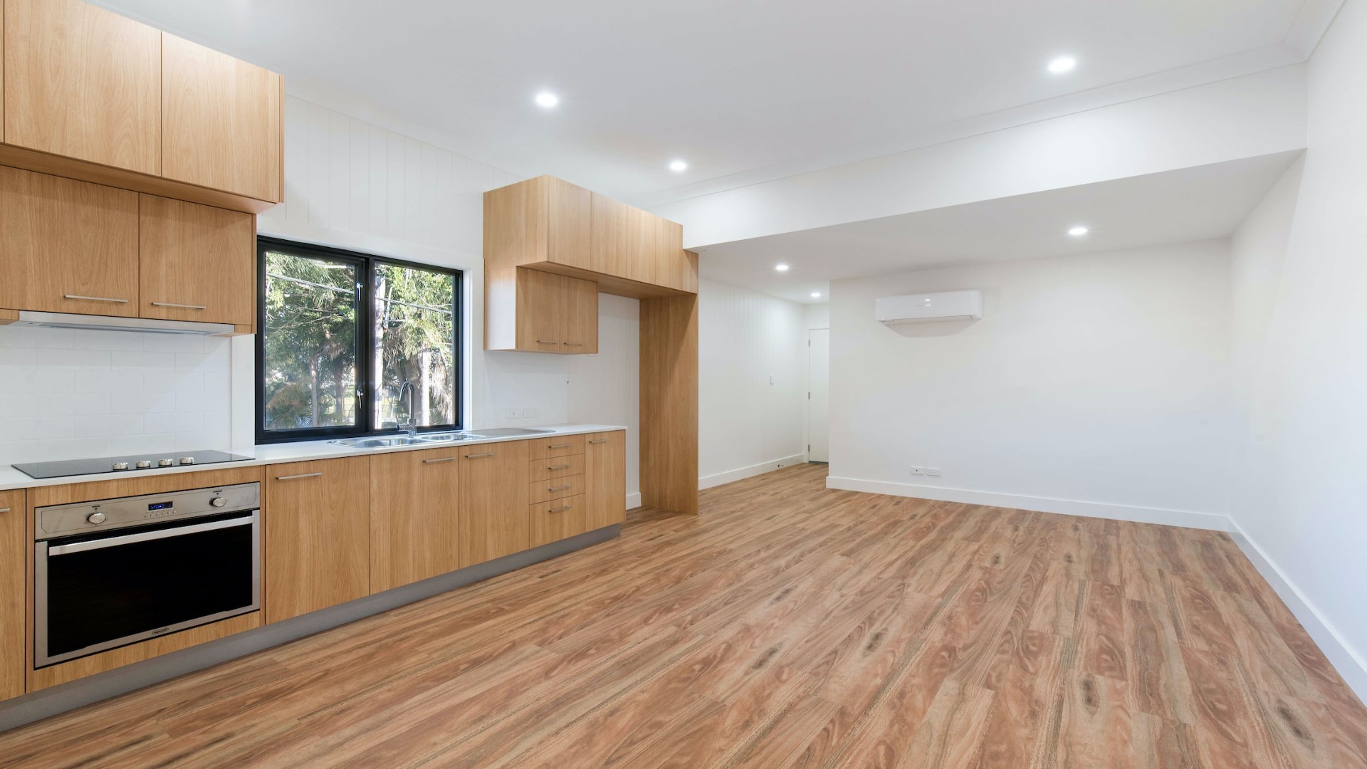 Construction Company Top Line Construction and Flooring LLC