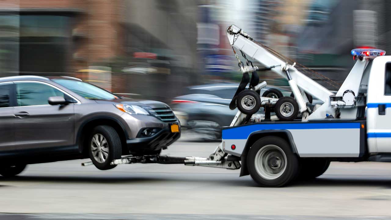 Chief's Towing & Recovery LLC logo
